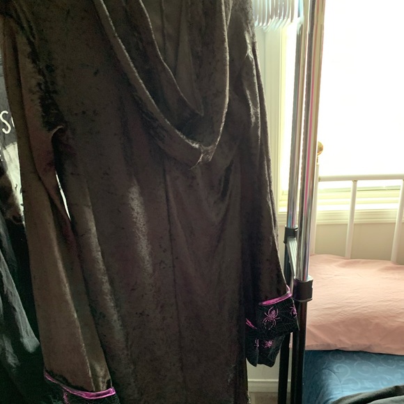 Spider mistress Halloween costume - Picture 2 of 2